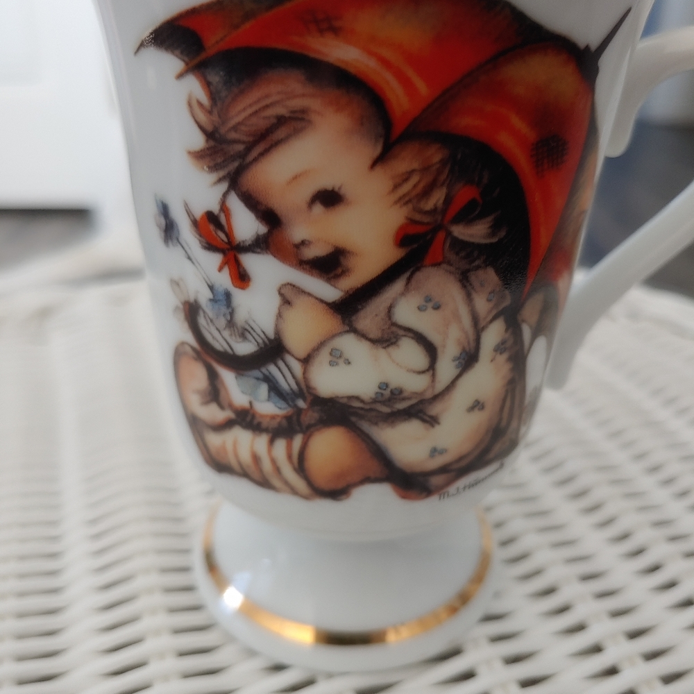MJ Hummel Umbrella Girl Porcelain Pedestal Mug